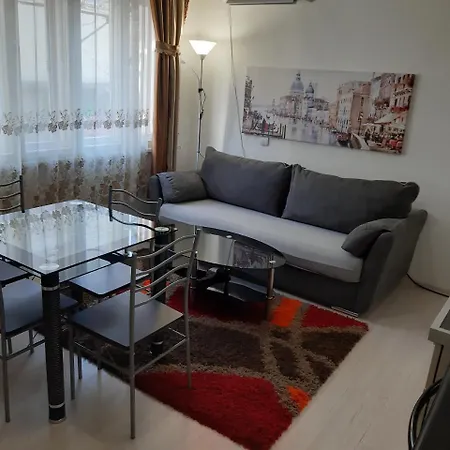 Avgusta Trayana Apartment *
